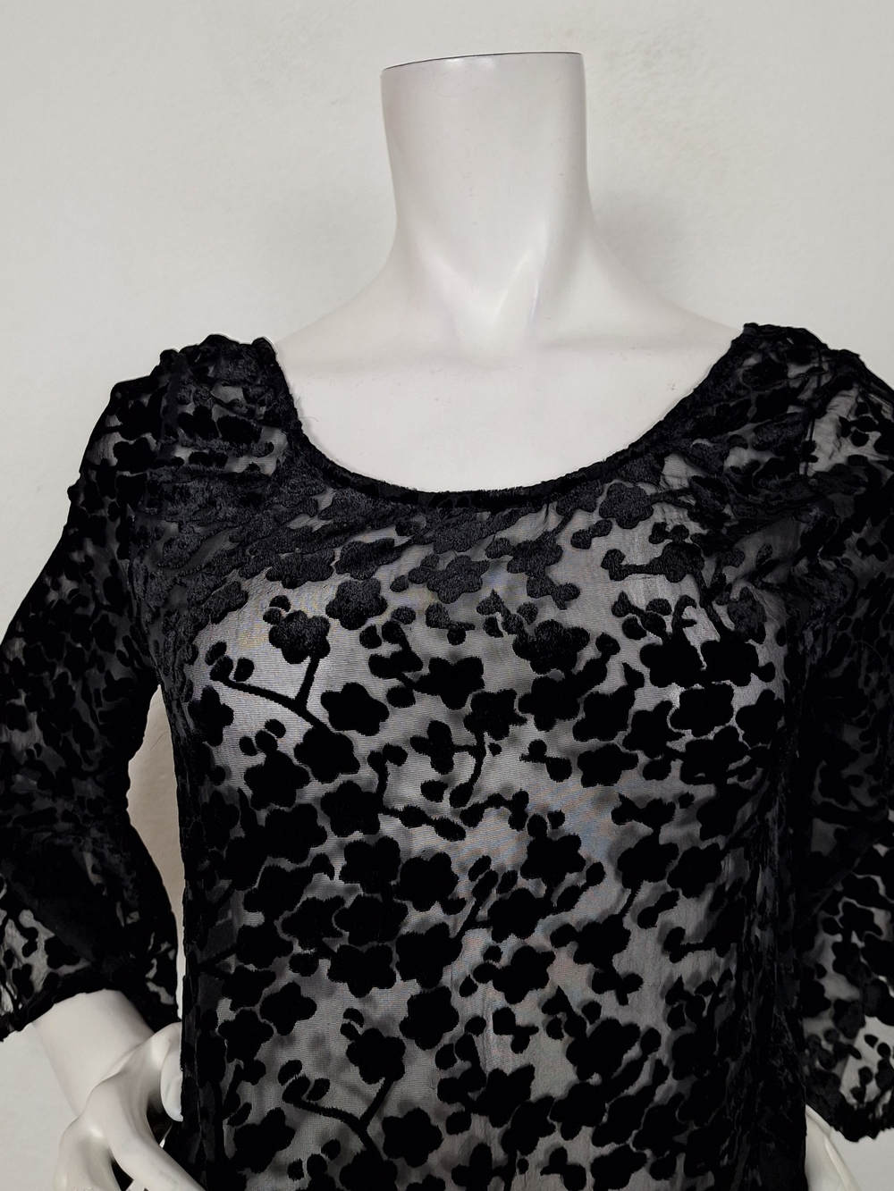 Gypsy Junkies Black Floral Bell Sleeve Whimsigoth Witchy Open Back Blouse Sz S/M - Picture 3 of 13